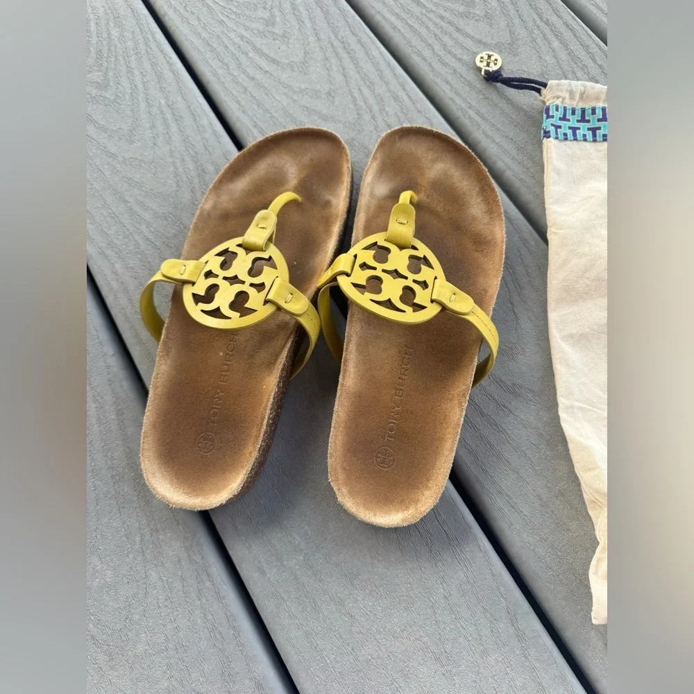 Tory Burch Miller Sandals Yellow Leather Logo Thong Size 8.5 w/ Dust Bag